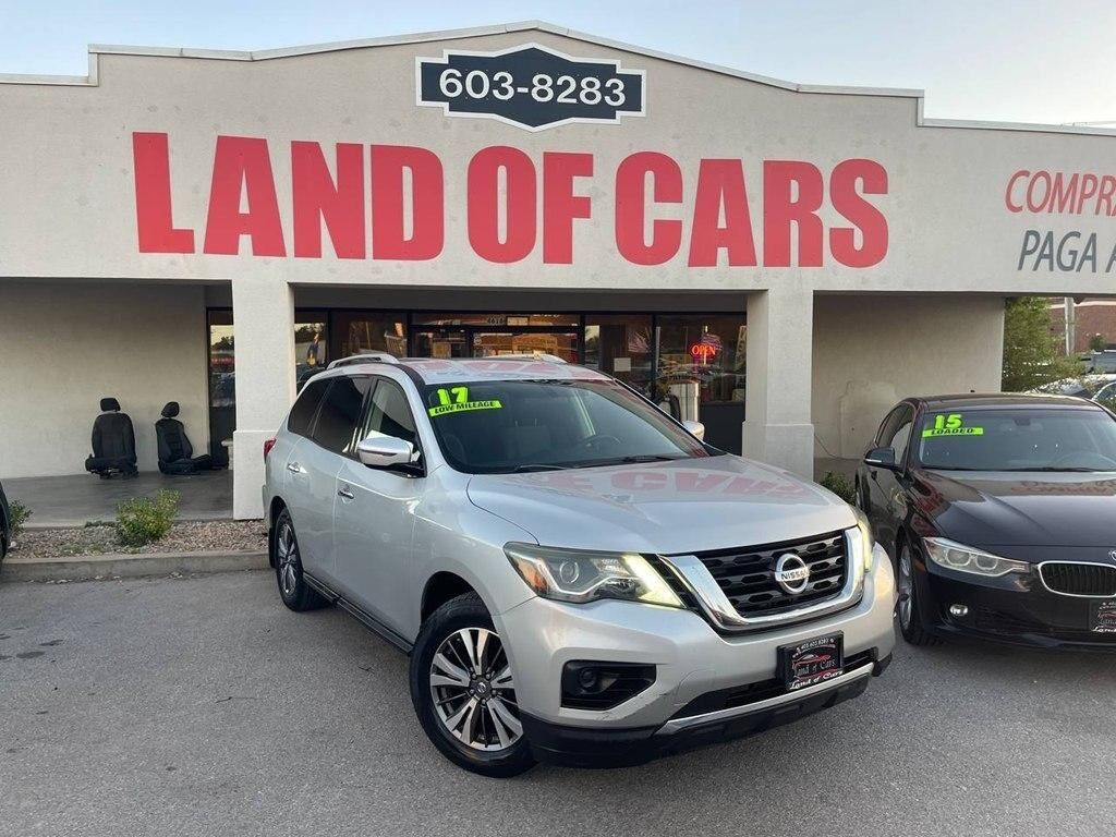 2017 NISSAN Pathfinder