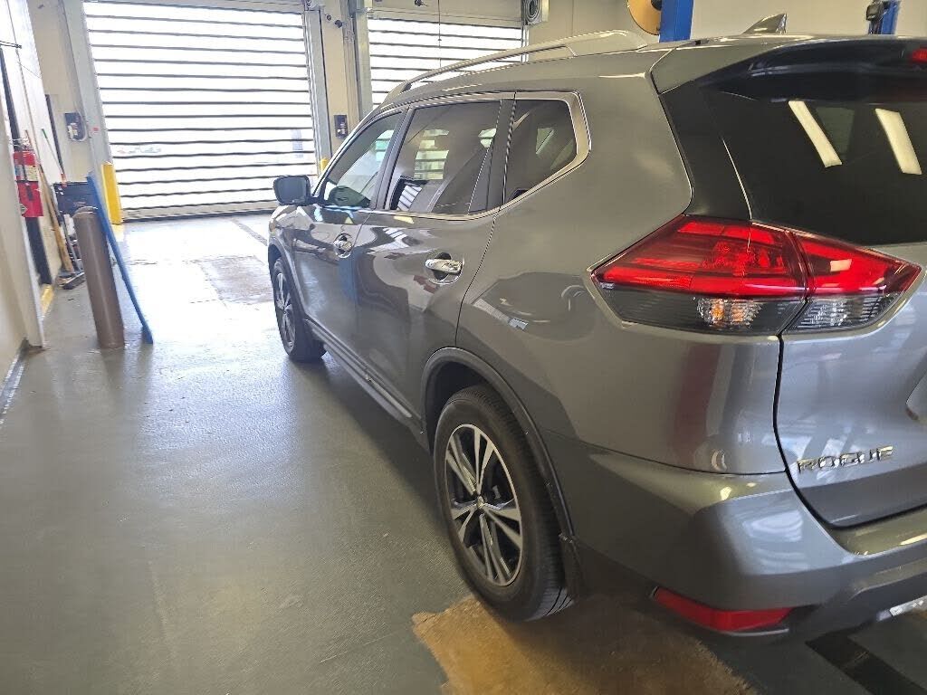 2017 NISSAN Rogue
