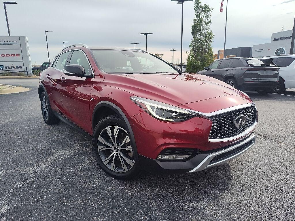 2017 INFINITI QX30