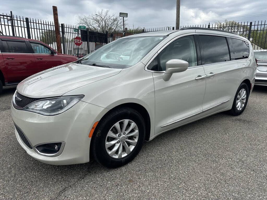 2017 CHRYSLER Pacifica
