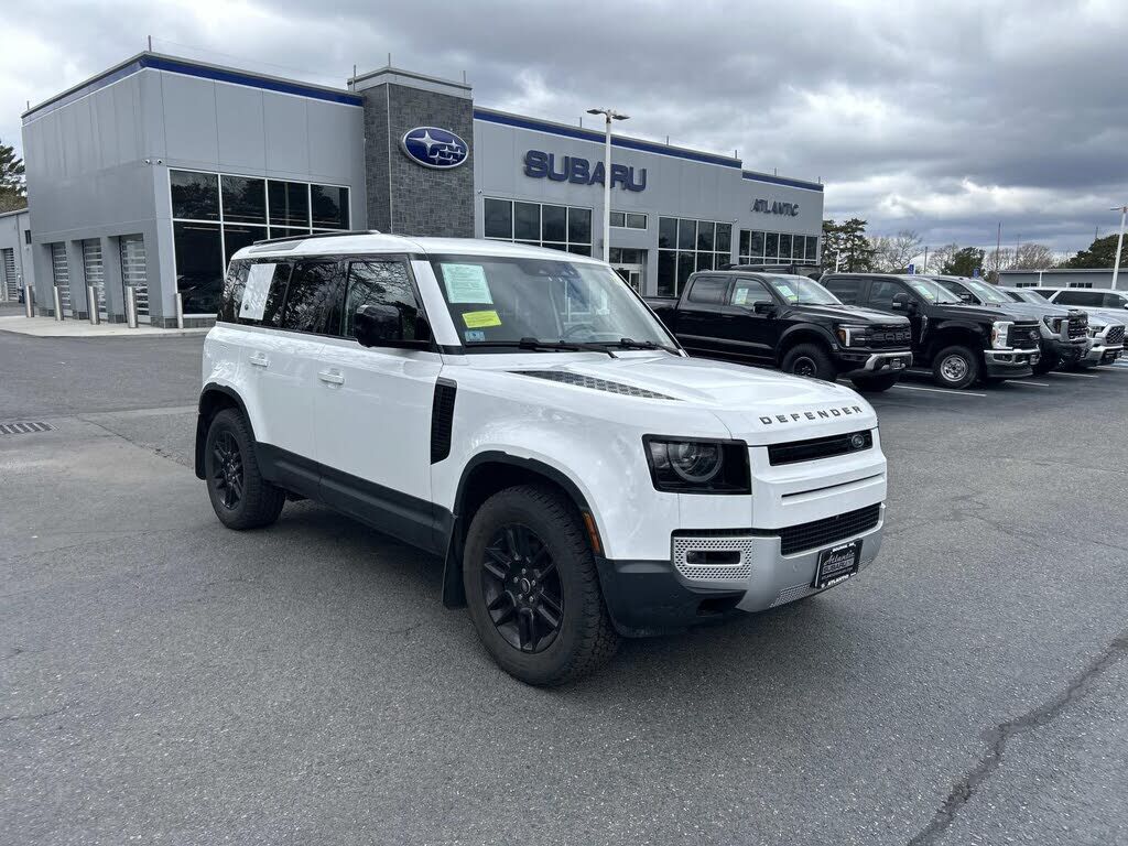 2024 LAND ROVER Defender
