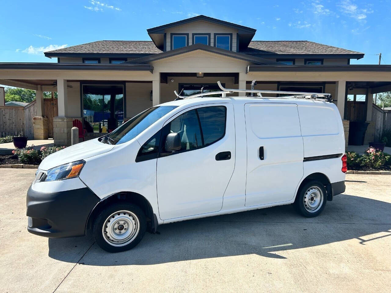 2015 NISSAN NV200
