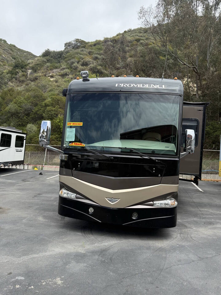 2009 FREIGHTLINER XC-M Modular Rail Rear Engine Motor Home Chassis