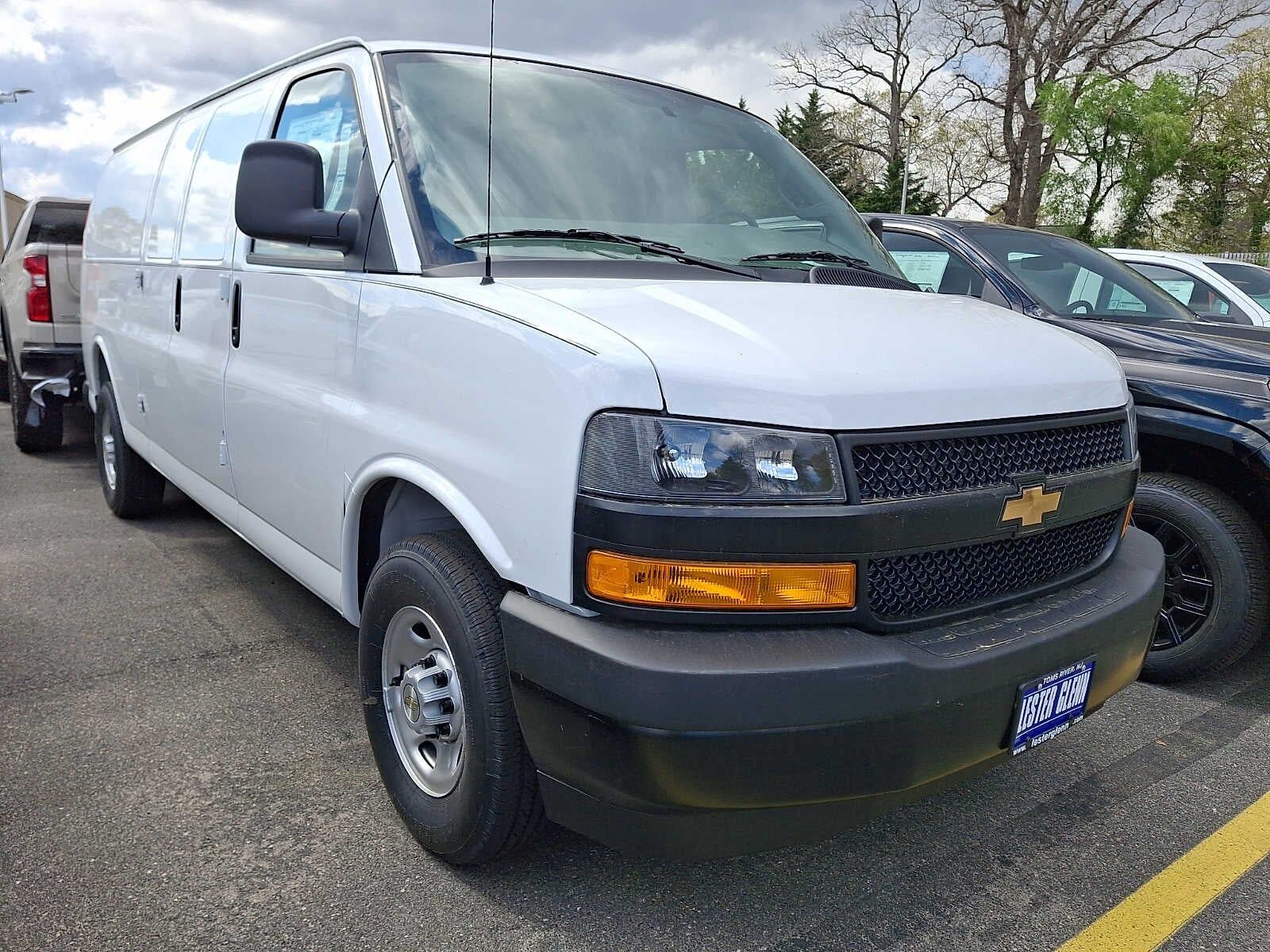 2026 CHEVROLET Express