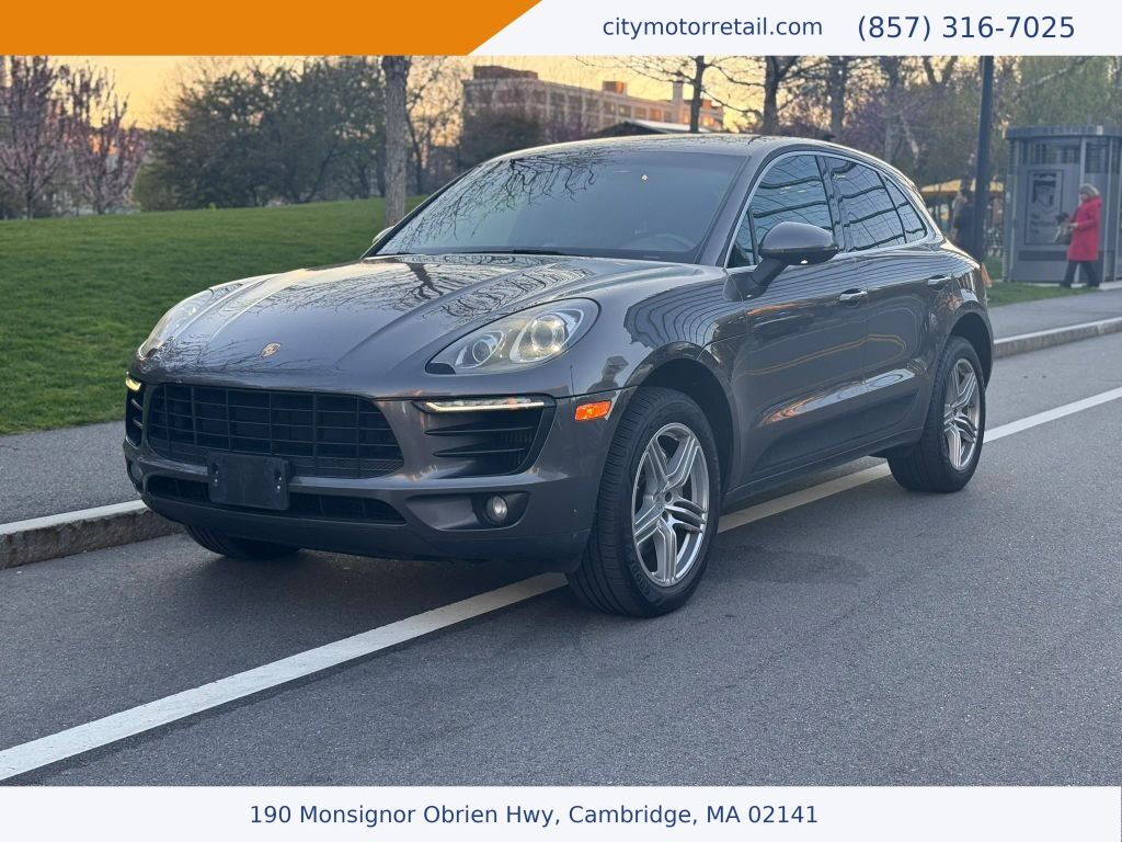 2015 PORSCHE Macan