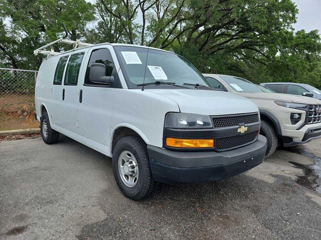 2020 CHEVROLET Express
