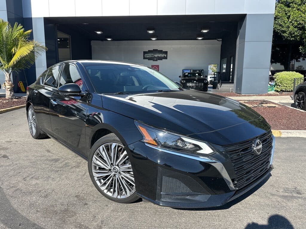 2023 NISSAN Altima