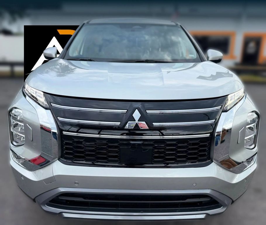 2025 MITSUBISHI Outlander