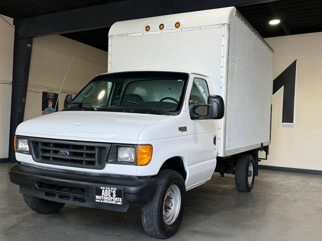 2005 FORD E-350