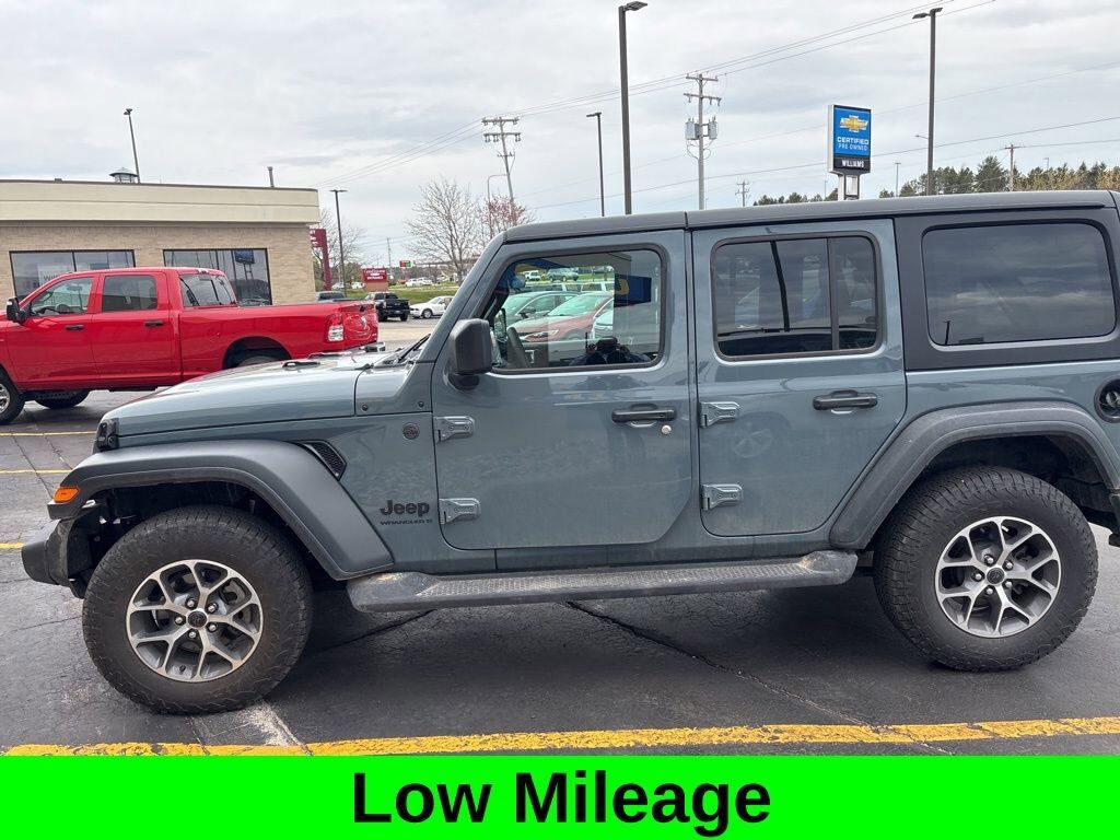 2024 JEEP Wrangler