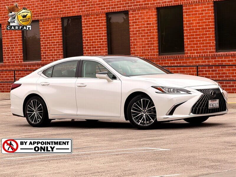 2023 LEXUS ES