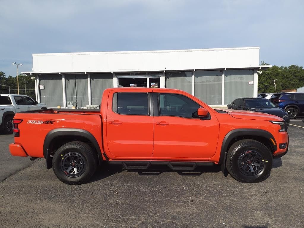 2025 NISSAN Frontier