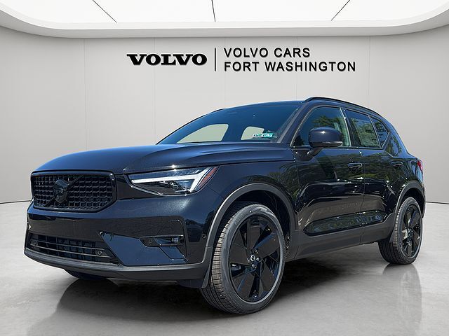 2026 VOLVO XC40