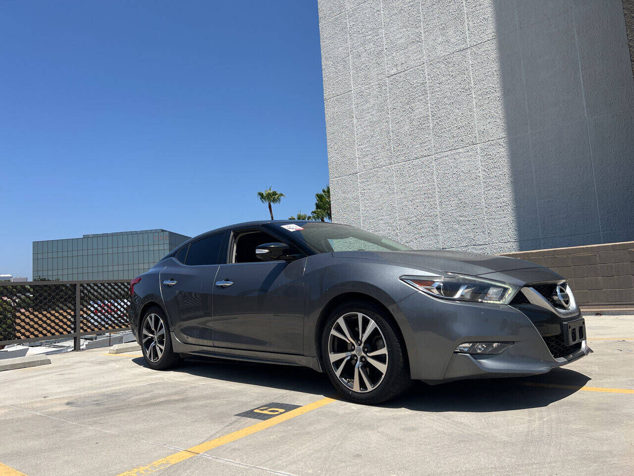 2017 NISSAN Maxima