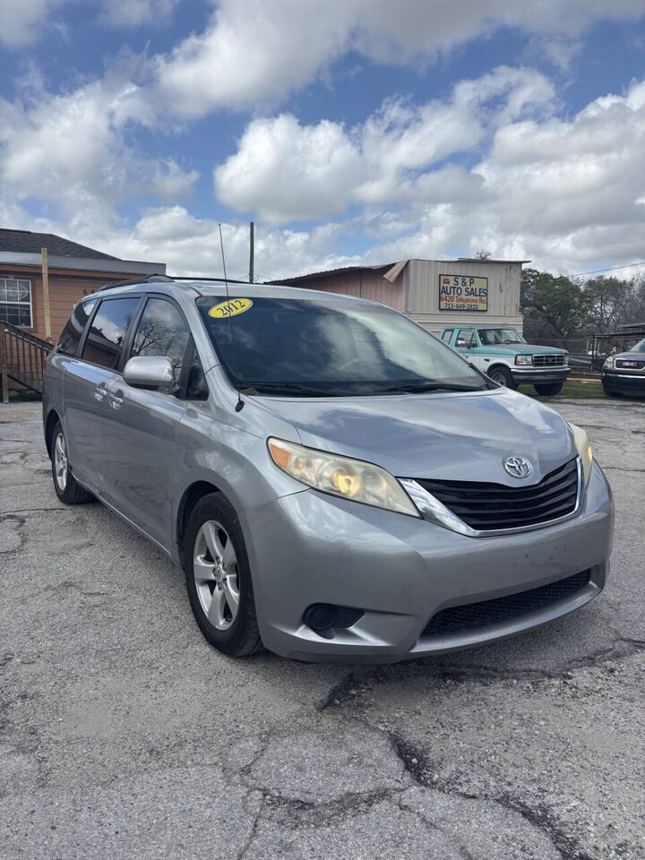 2012 TOYOTA Sienna