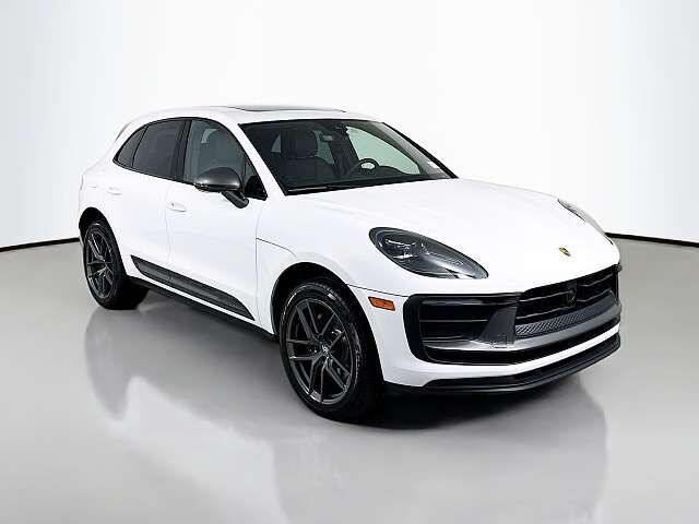 2026 PORSCHE Macan