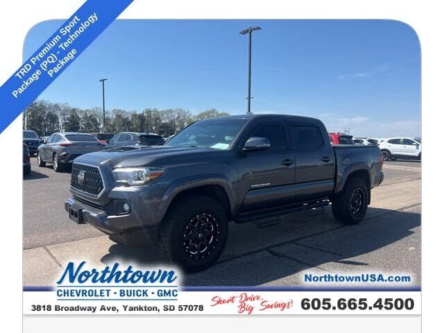 2018 TOYOTA Tacoma