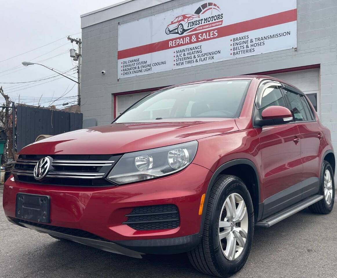 2012 VOLKSWAGEN Tiguan