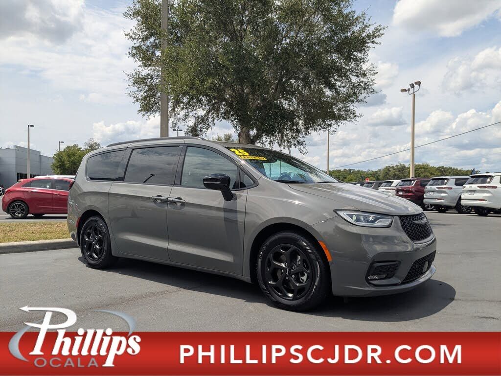 2025 CHRYSLER Pacifica