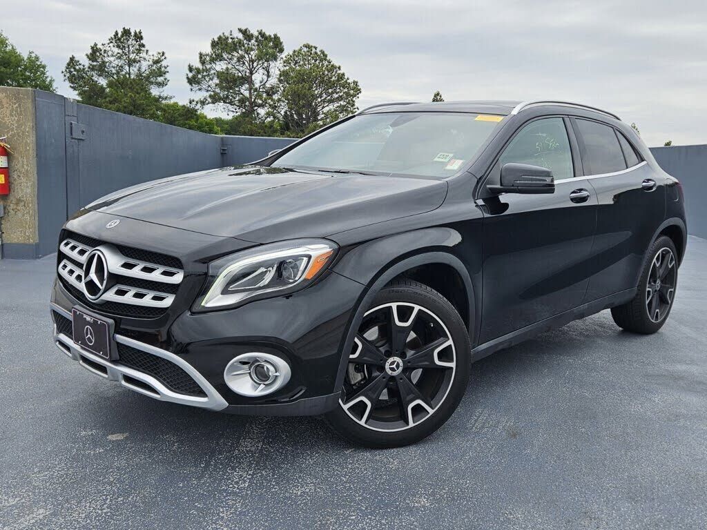 2020 MERCEDES-BENZ GLA-Class