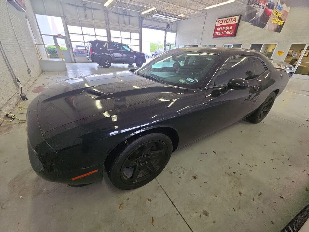 2017 DODGE Challenger