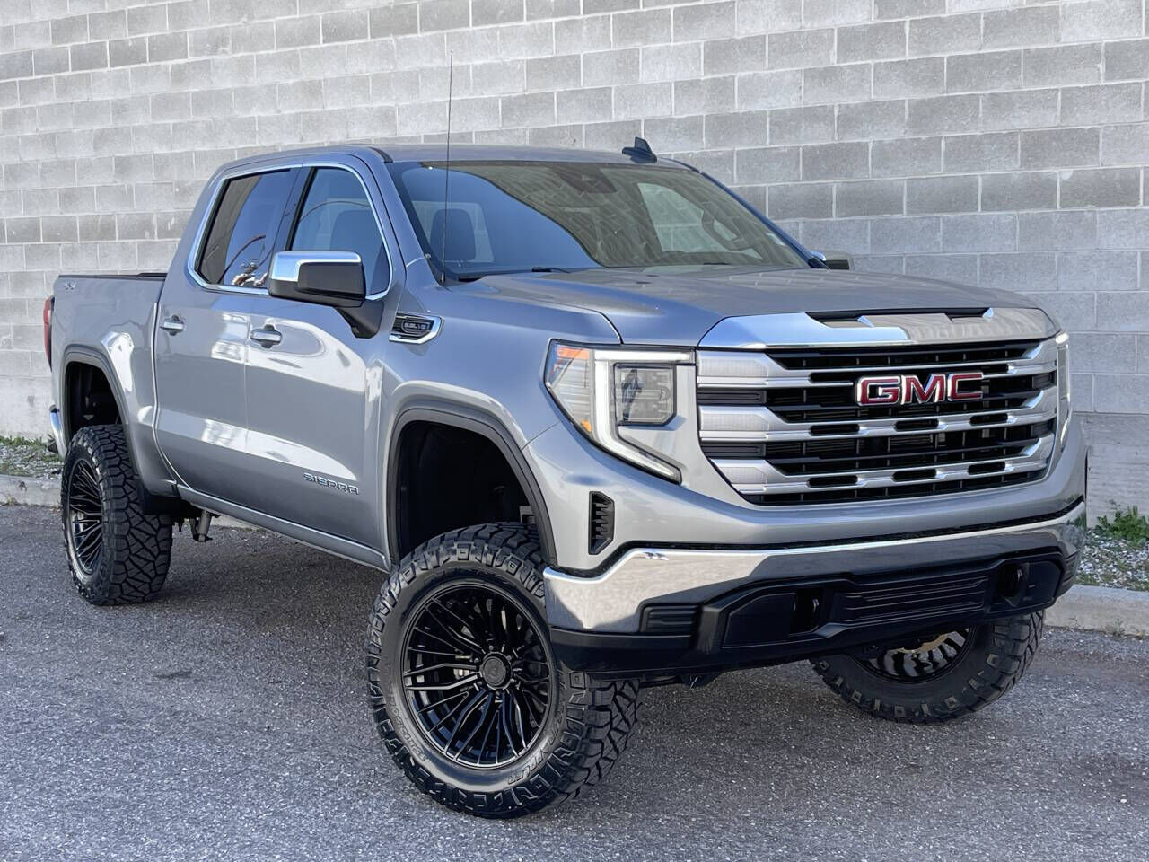 2023 GMC Sierra