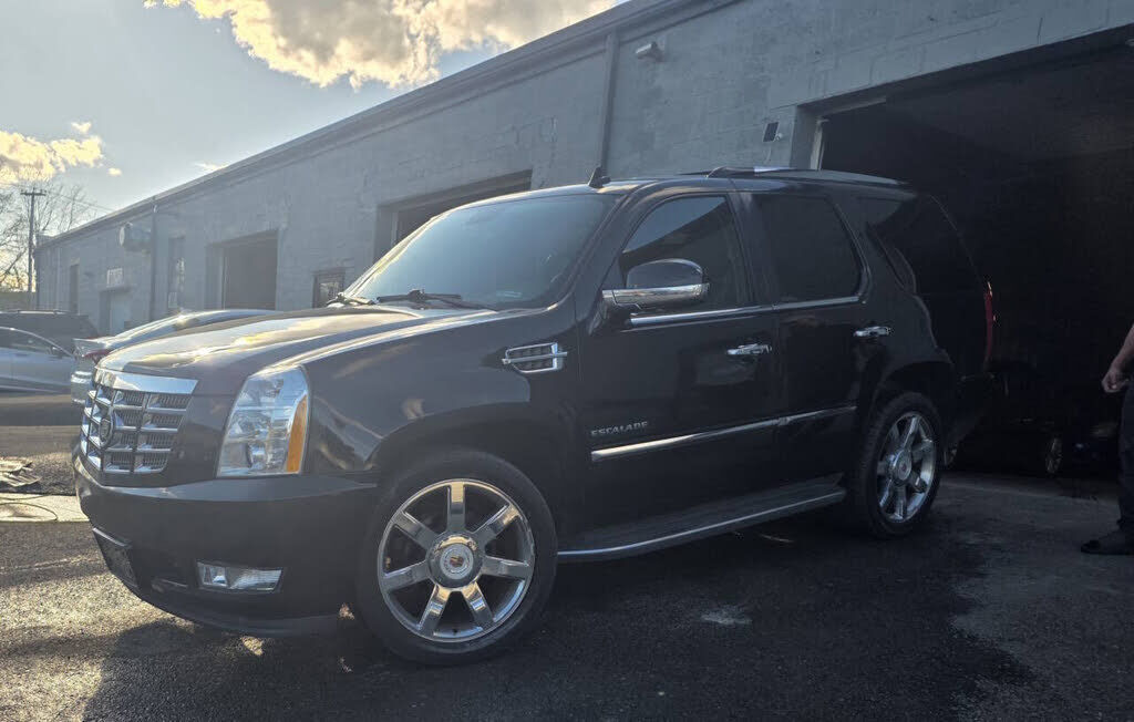 2010 CADILLAC Escalade