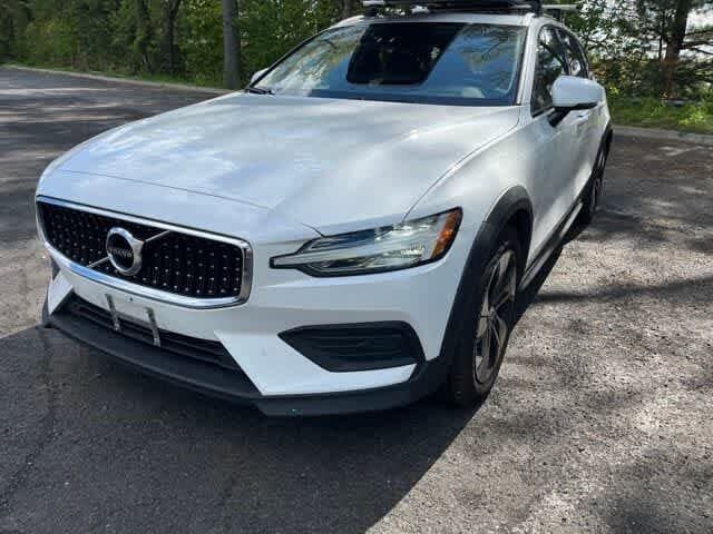 2020 VOLVO V60CC