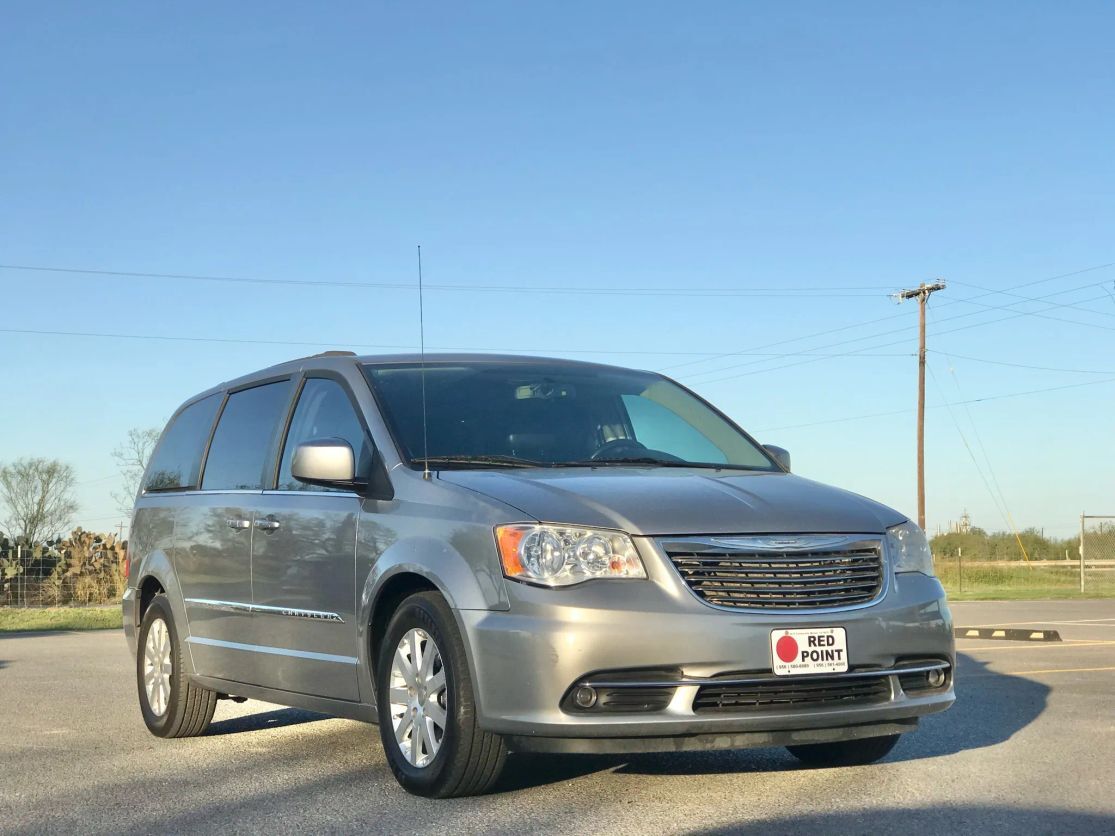 2015 CHRYSLER Town and Country