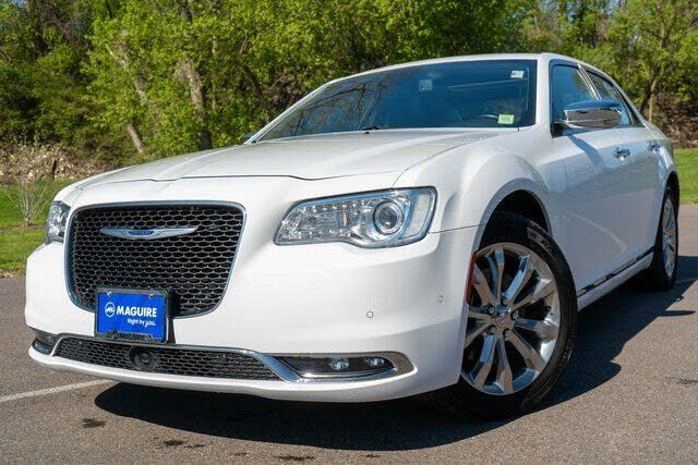2019 CHRYSLER 300