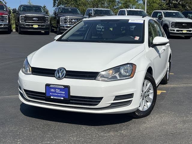 2017 VOLKSWAGEN Golf SportWagen