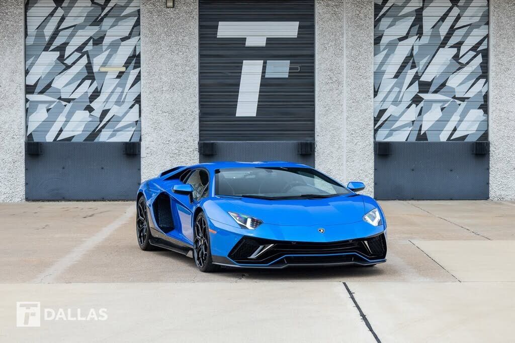 2022 LAMBORGHINI Aventador