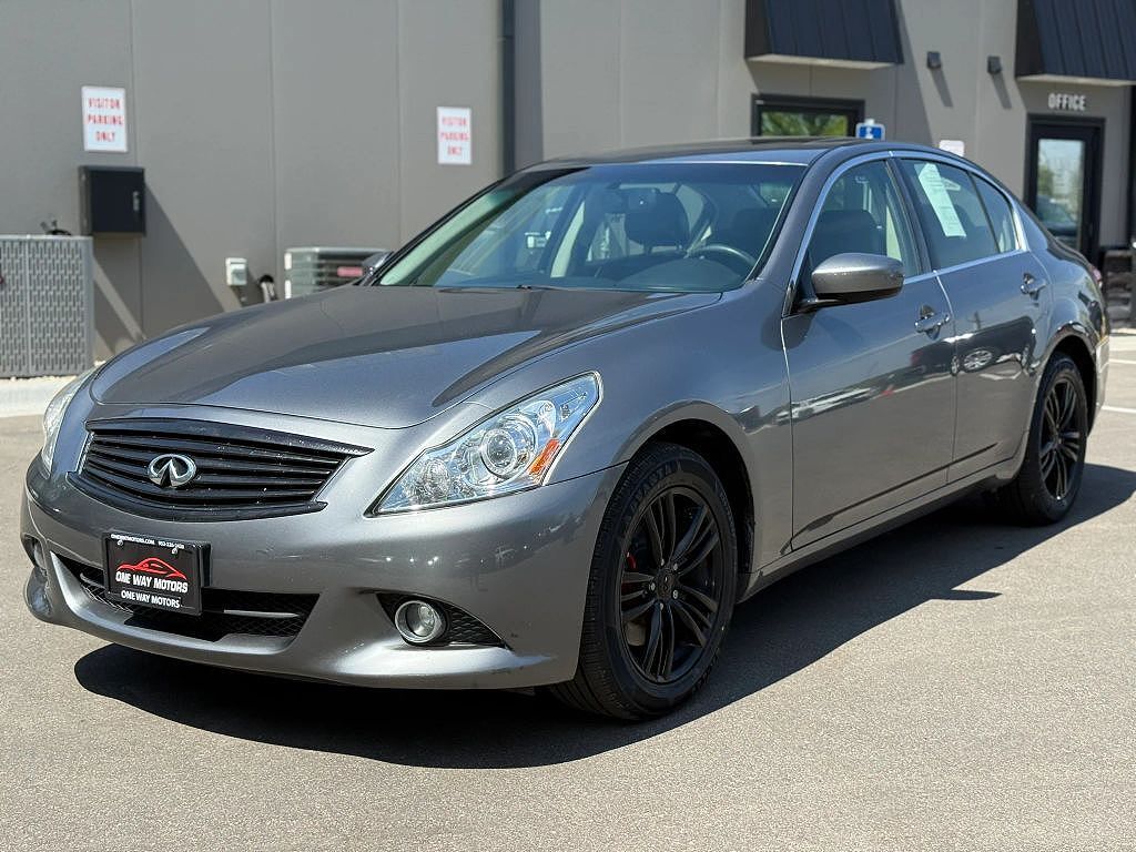 2013 INFINITI G37