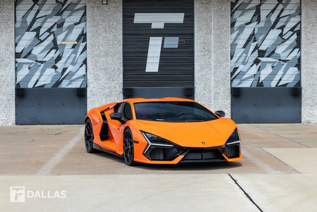 2024 LAMBORGHINI Revuelto