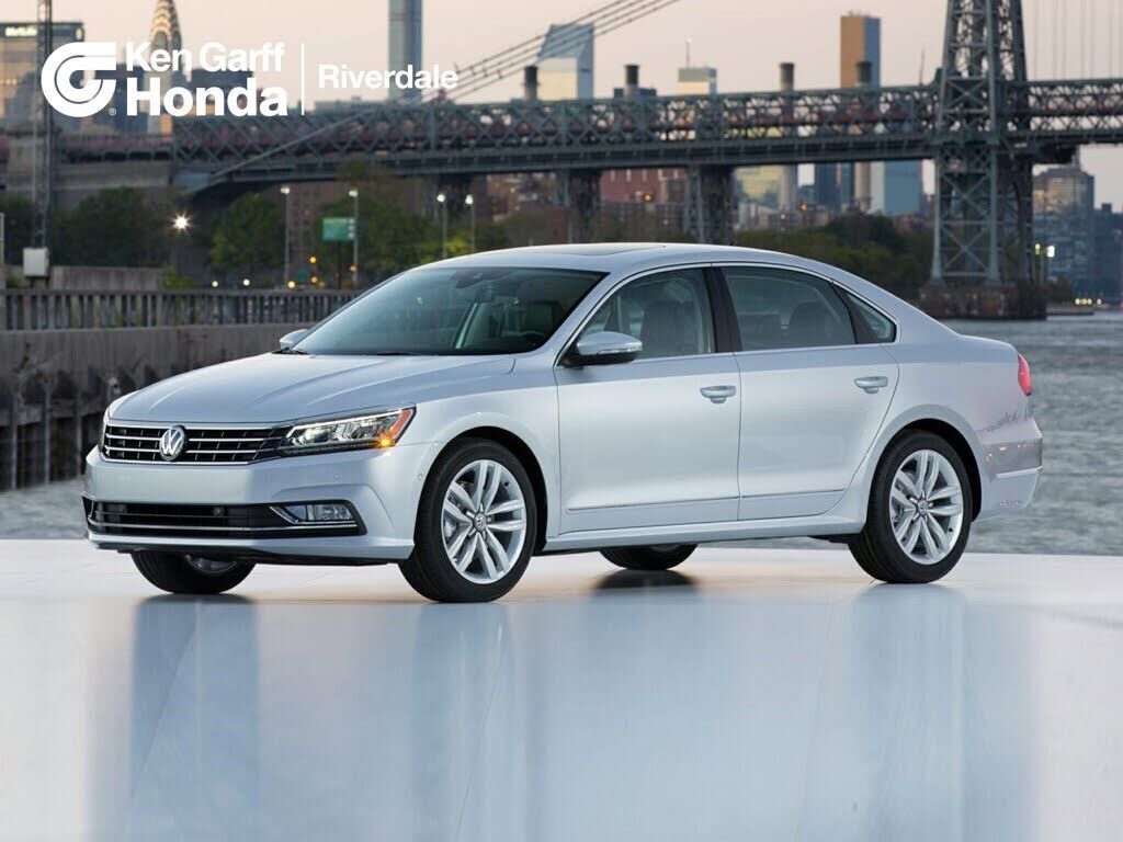 2016 VOLKSWAGEN Passat
