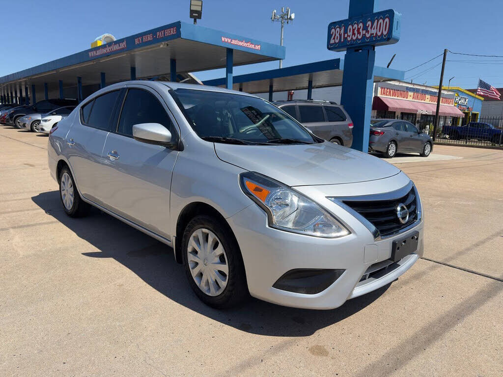 2019 NISSAN Versa