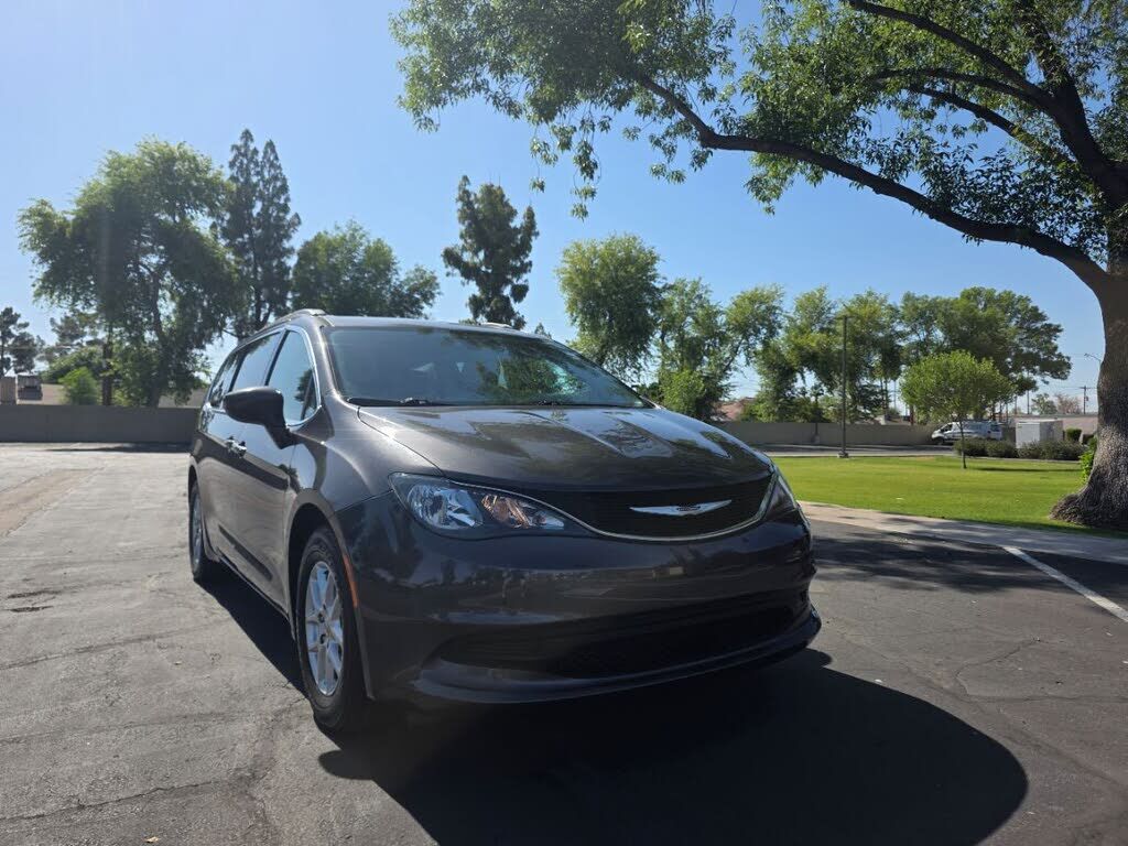 2021 CHRYSLER Voyager