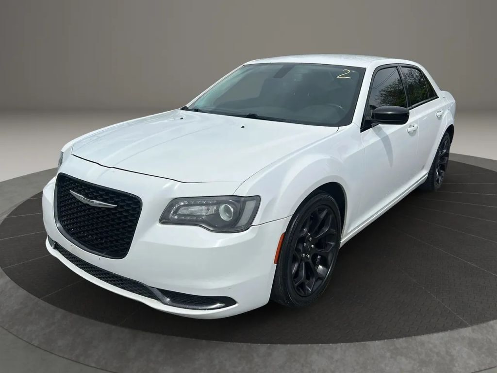 2019 CHRYSLER 300