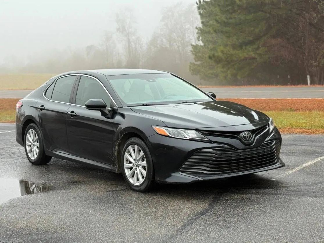 2018 TOYOTA Camry