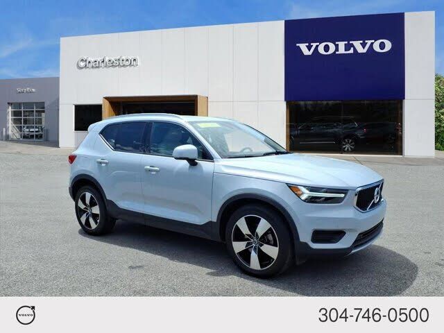 2020 VOLVO XC40