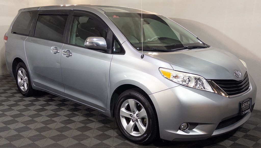 2013 TOYOTA Sienna