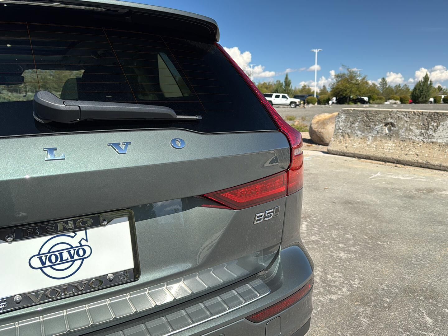 2026 VOLVO V60CC