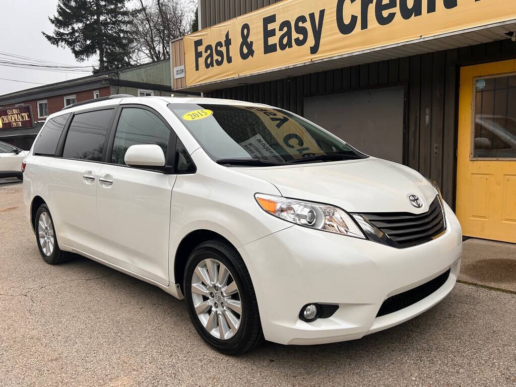 2015 TOYOTA Sienna