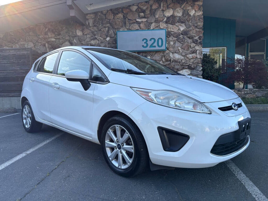 2011 FORD Fiesta