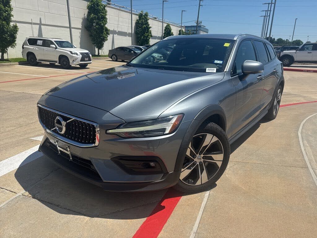 2020 VOLVO V60CC