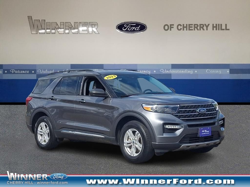 2023 FORD Explorer
