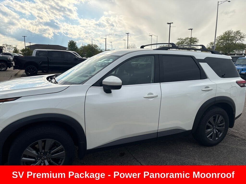 2022 NISSAN Pathfinder