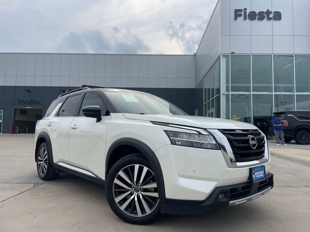 2022 NISSAN Pathfinder