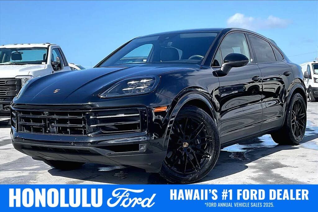 2025 PORSCHE Cayenne