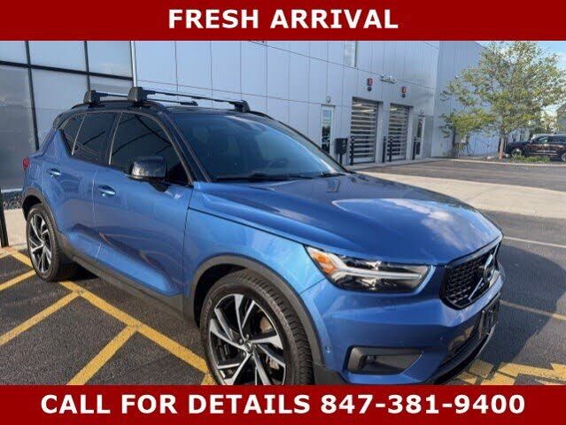 2019 VOLVO XC40